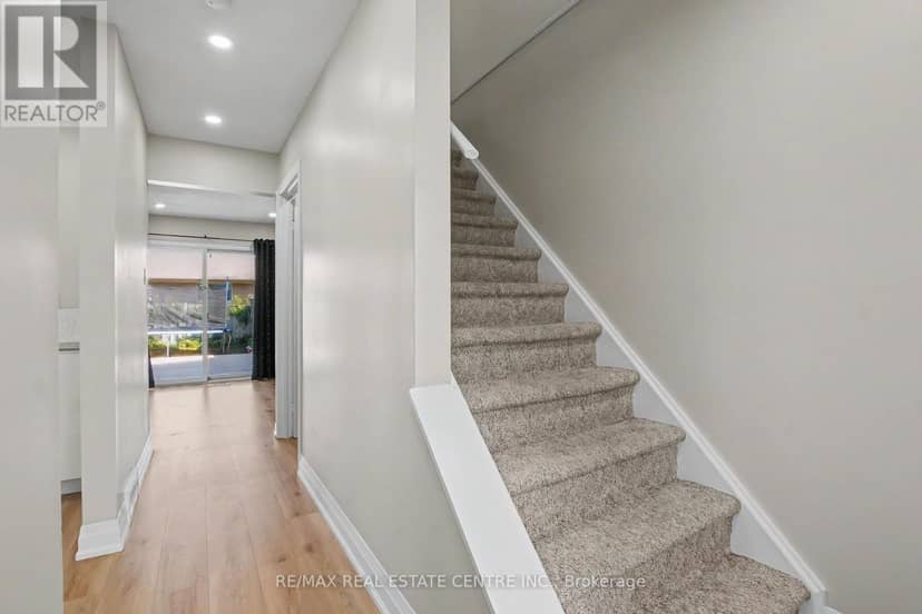 4 Seaforth Court — photo 5 of 34