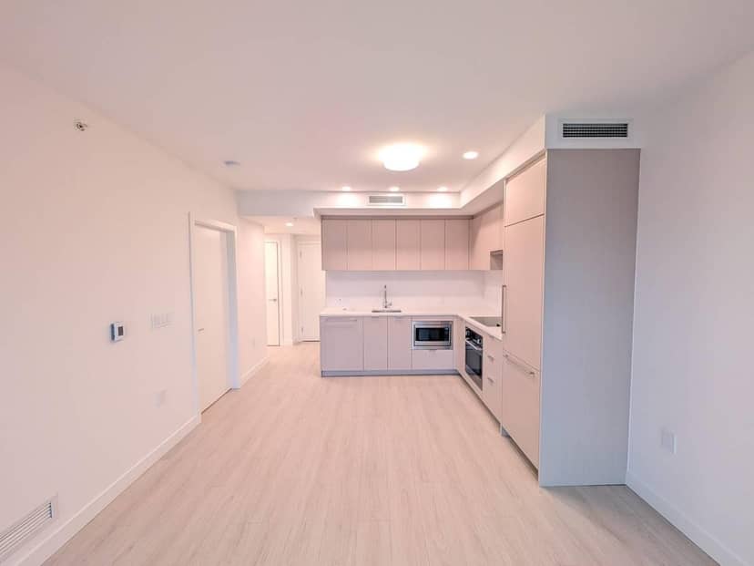 16XX 13675 107A AVE, Surrey