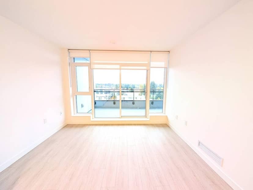 16XX 13675 107A AVE, Surrey, photo 2