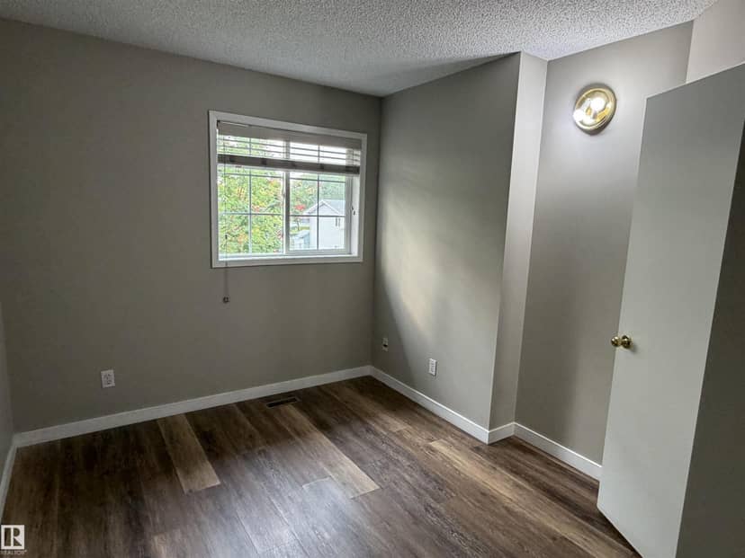 1535 80A ST NW, Edmonton, photo 4