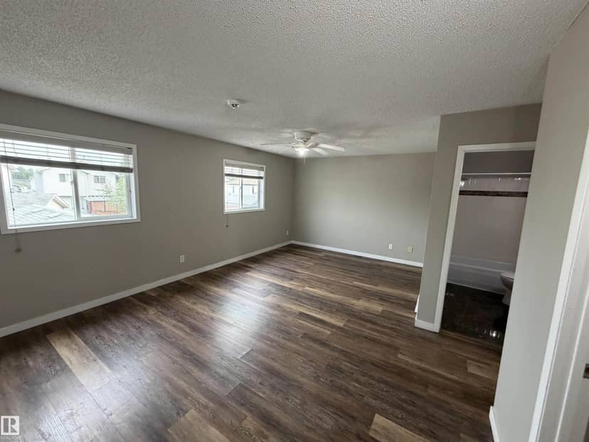 1535 80A ST NW — photo 9 of 31