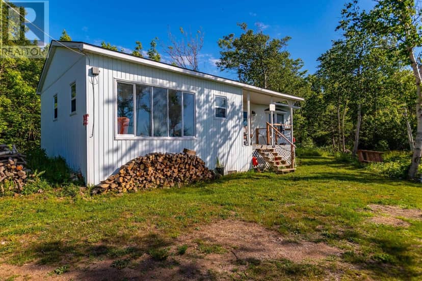 7 Sunset Avenue, Phinneys Cove