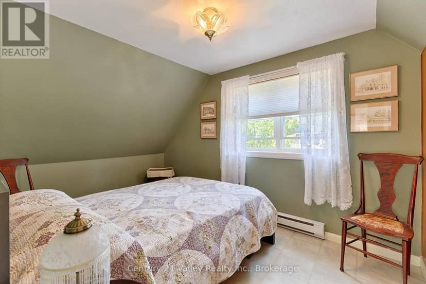 61 Melanie Street — photo 33 of 40