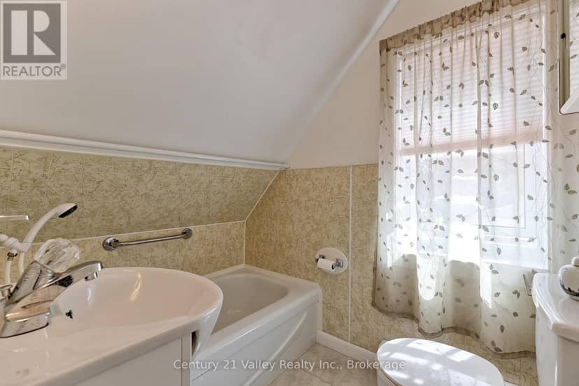 61 Melanie Street — photo 35 of 40