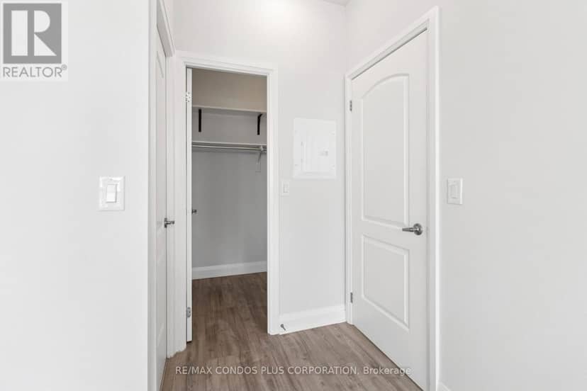 1108 - 20 North Park Road — photo 11 of 27