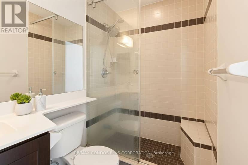 1108 - 20 North Park Road — photo 12 of 27