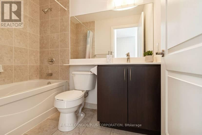 1108 - 20 North Park Road — photo 17 of 27