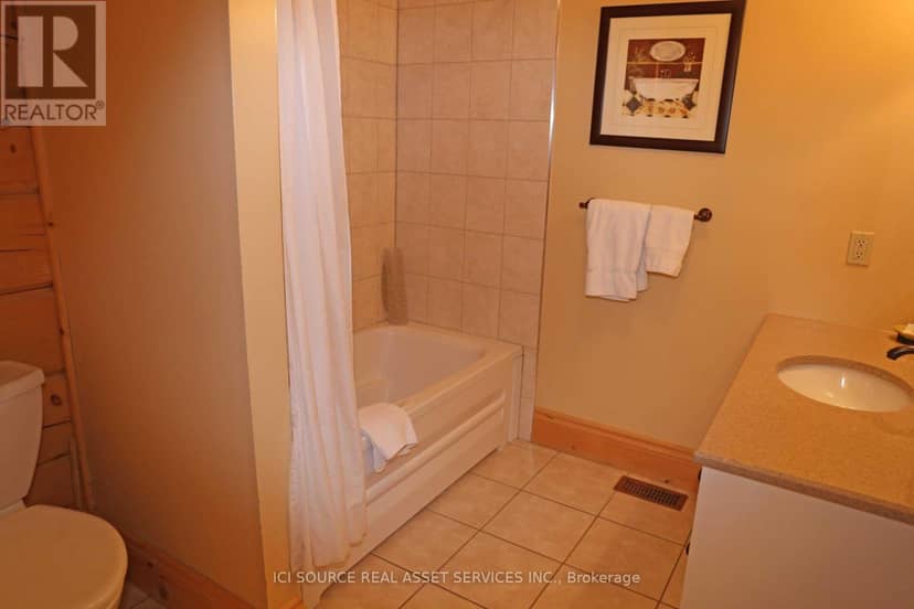 1016 Twin Pine Lane, Frontenac, photo 5