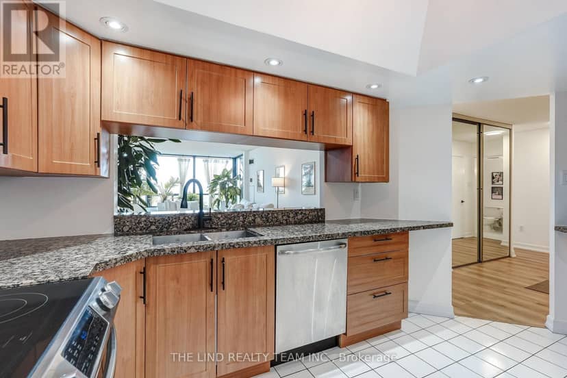 1402 - 7440 Bathurst Street — photo 11 of 40