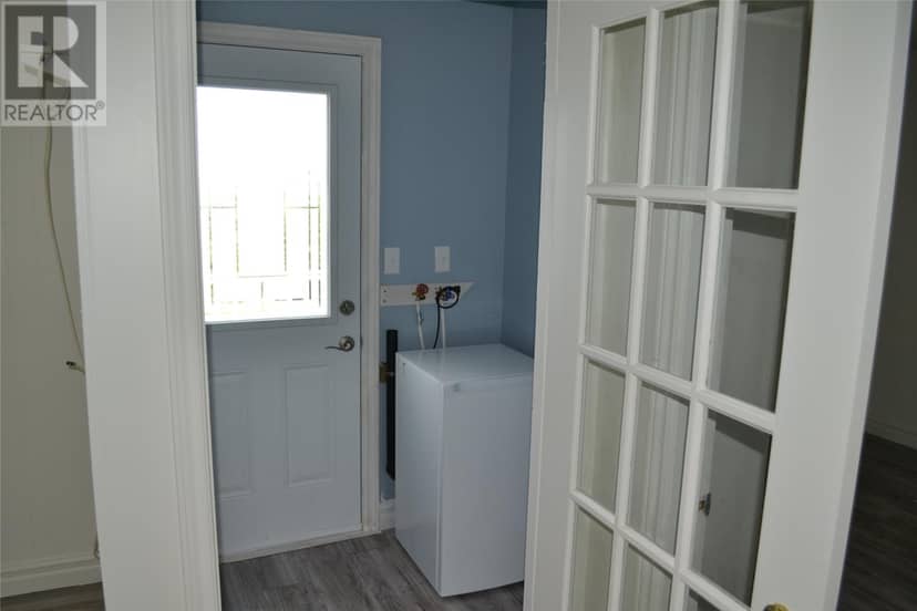 41 Juniper Crescent — photo 12 of 17