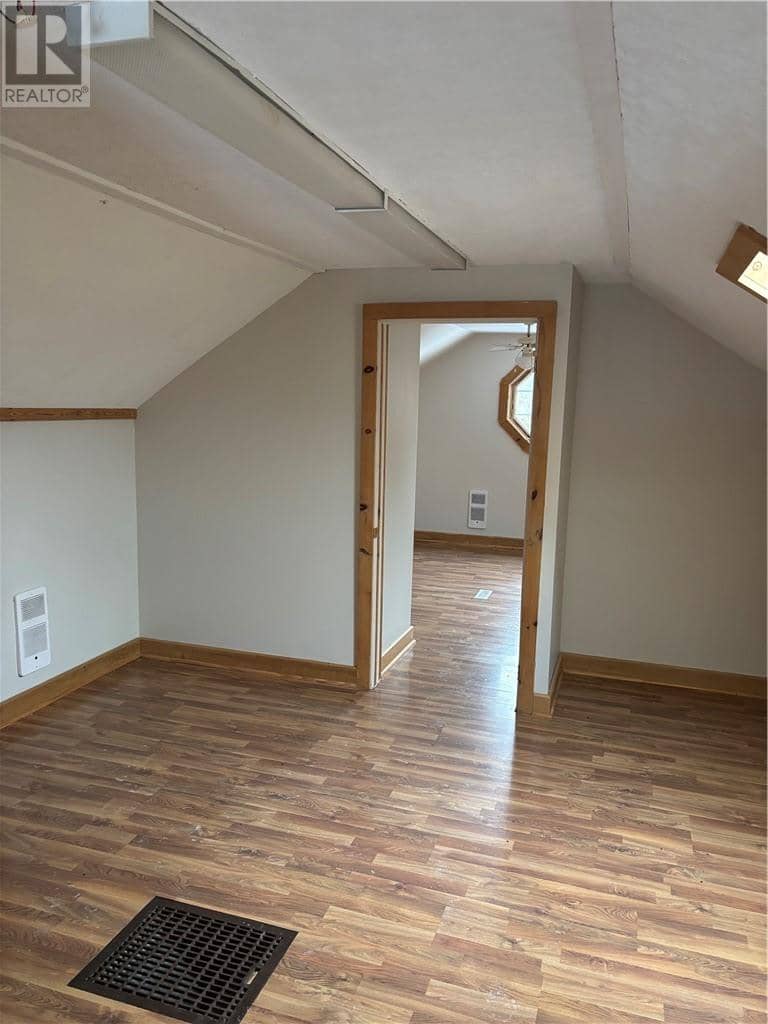 16 ROBINSON Street W — photo 13 of 18