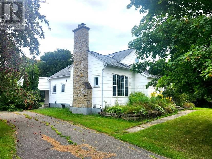 16 ROBINSON Street W, Little Current, photo 2