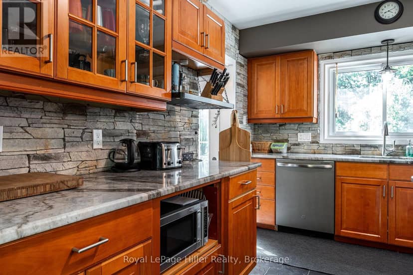 950 O'Loane Avenue — photo 9 of 40