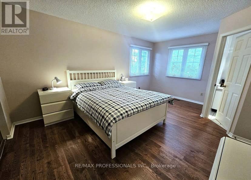 1 - 500 Silverthorne Crescent — photo 24 of 40
