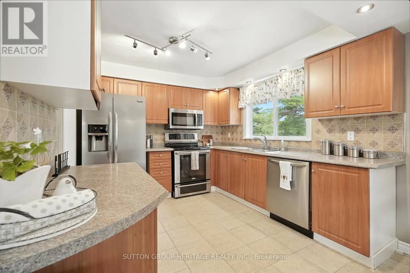 184 Pirates Glen Drive — photo 12 of 39