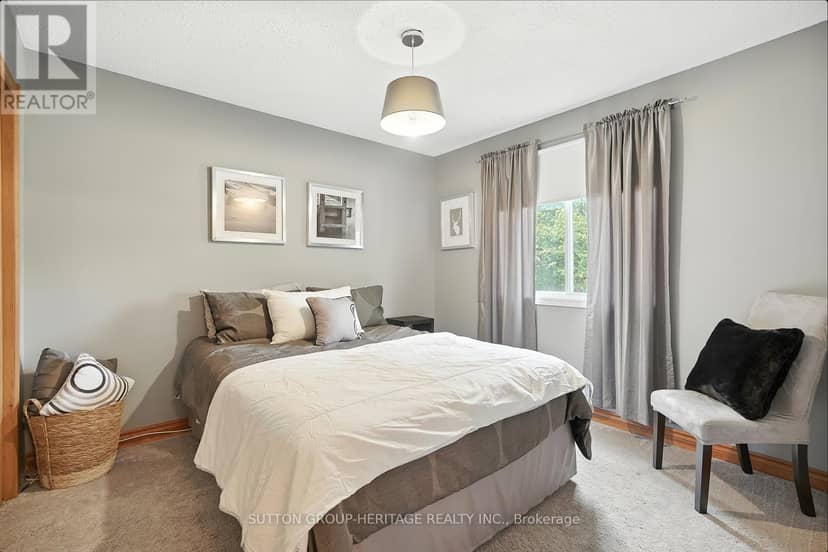 184 Pirates Glen Drive — photo 18 of 39