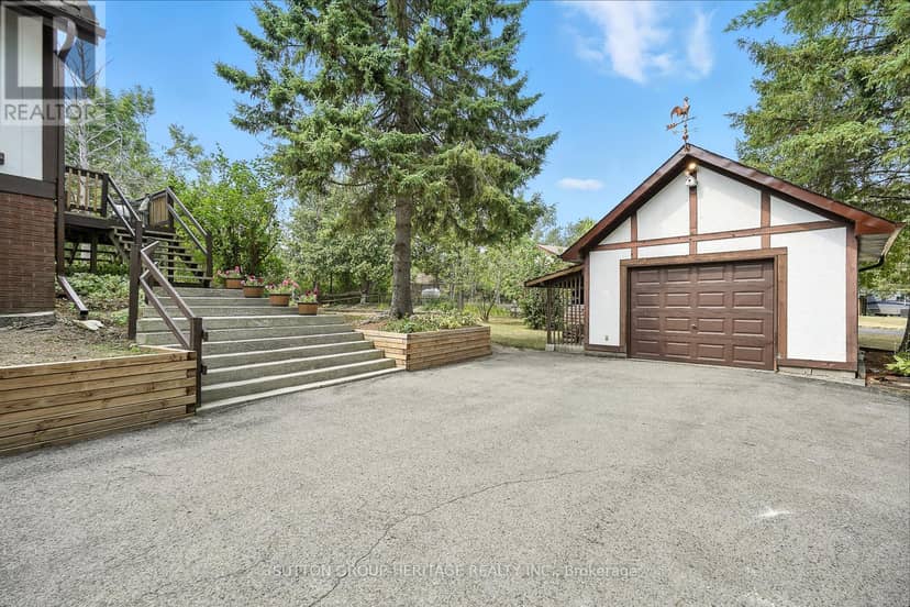 184 Pirates Glen Drive — photo 3 of 39