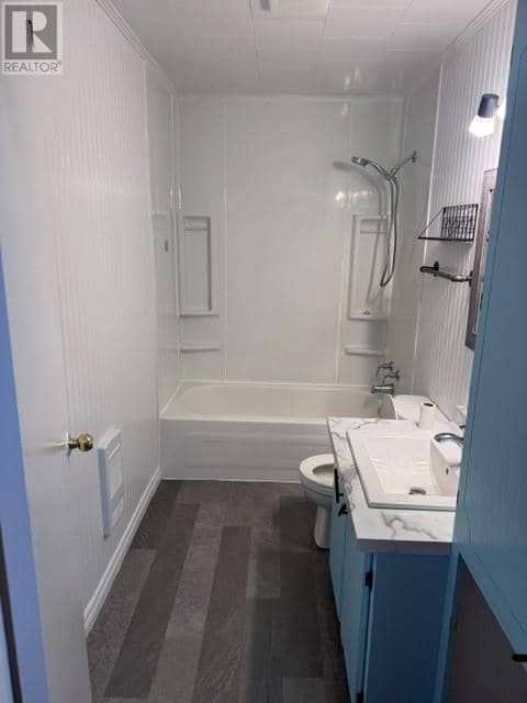 8 Juniper Crescent — photo 17 of 21