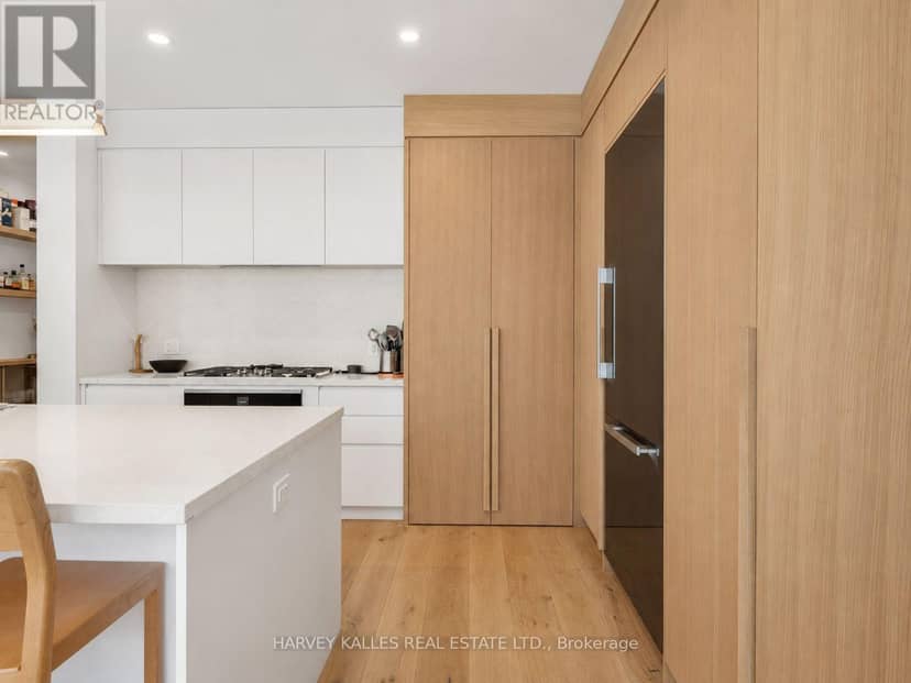 128 Lyndhurst Avenue — photo 14 of 40