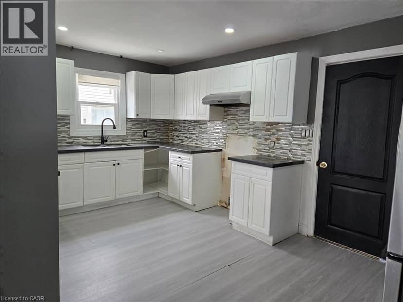 6269 FRANKLIN Avenue — photo 13 of 22