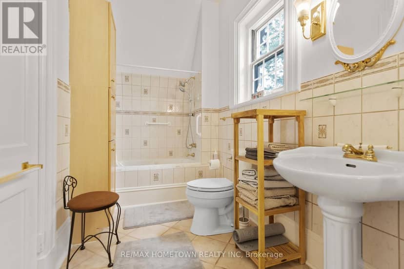 157 Dibble Street W — photo 28 of 40