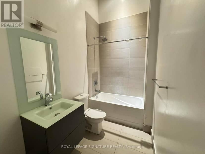 802 - 111 St Clair Avenue W — photo 14 of 30