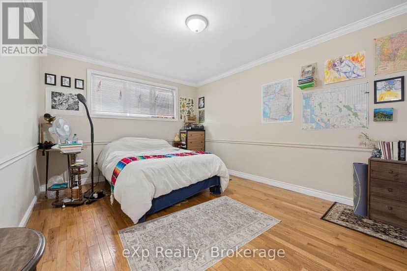 39 Keats Crescent — photo 15 of 40