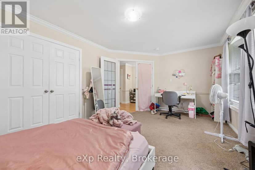 39 Keats Crescent — photo 19 of 40