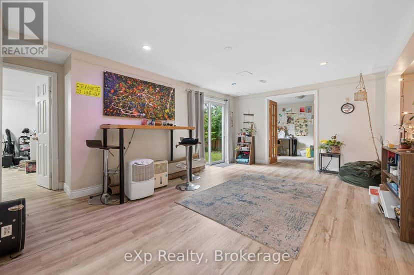 39 Keats Crescent — photo 25 of 40