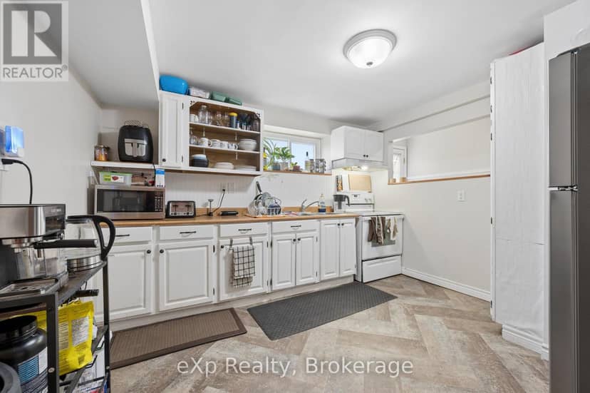 39 Keats Crescent — photo 29 of 40