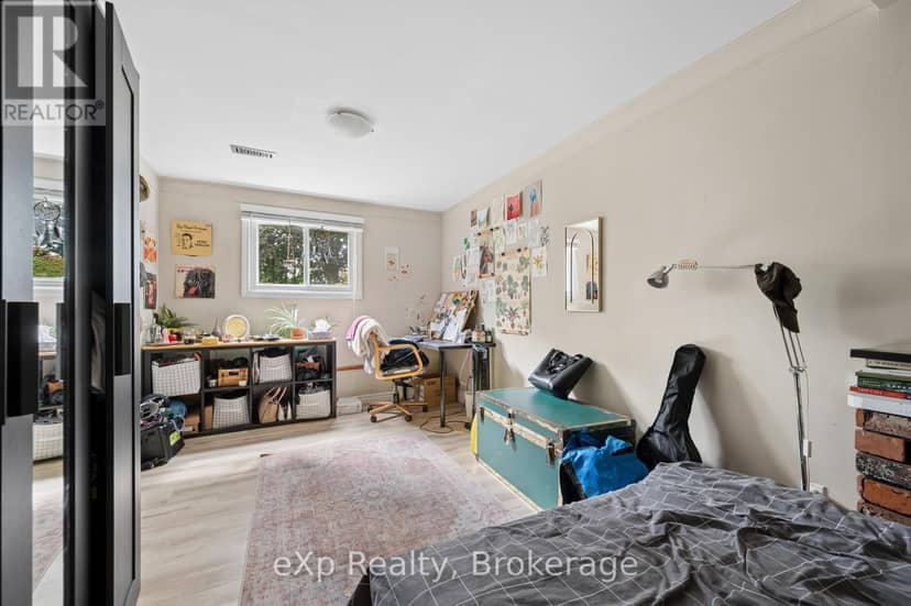 39 Keats Crescent — photo 35 of 40
