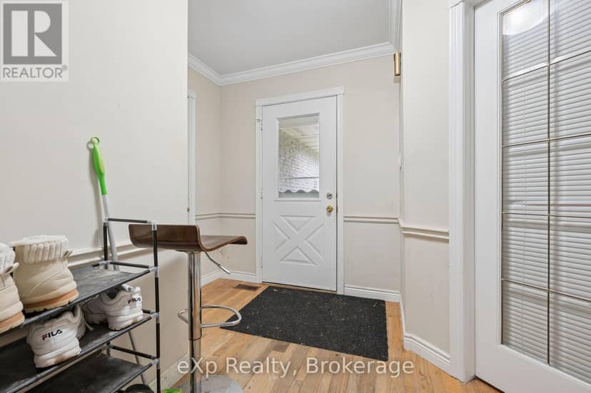 39 Keats Crescent — photo 5 of 40