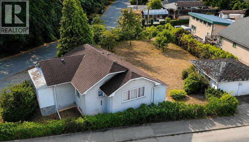 4311 NORTH PARK Dr — photo 1 of 28