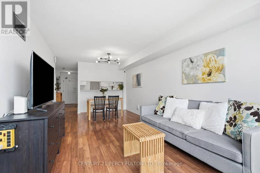 611 - 309 Major Mackenzie Avenue, Richmond Hill, photo 7