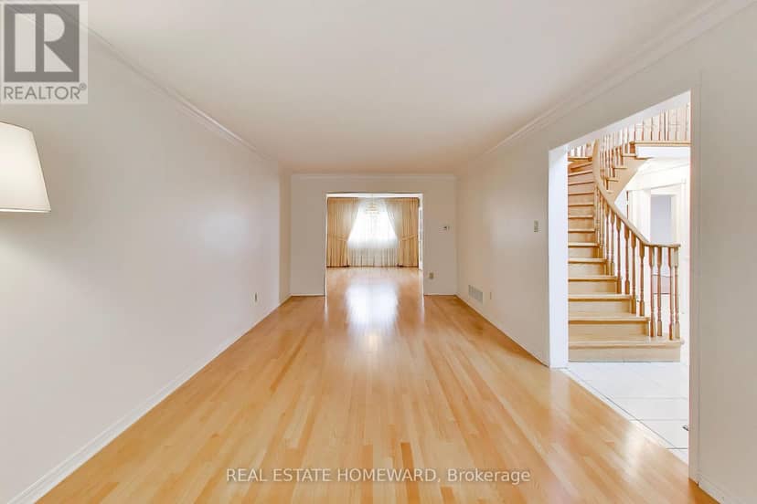 23 Hutchcroft Avenue — photo 5 of 36