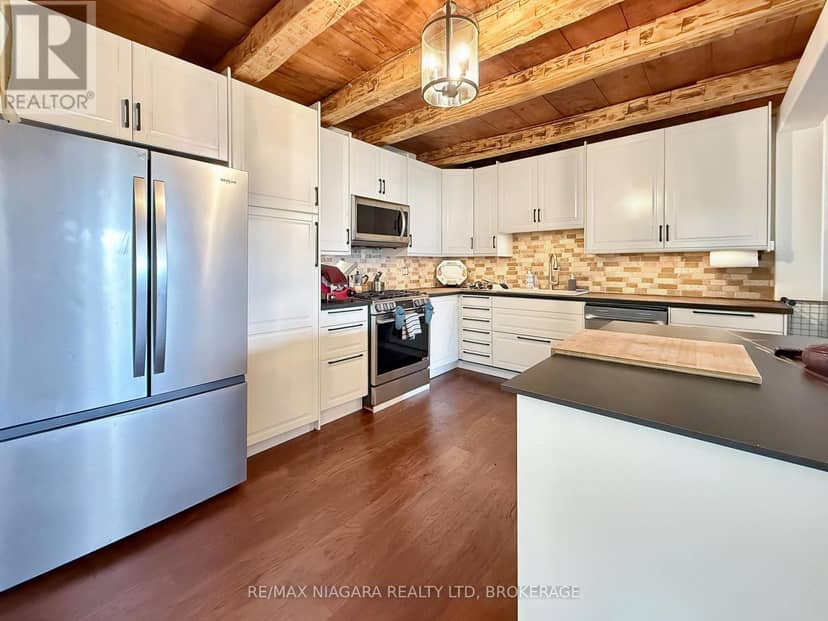 13693 Niagara River Parkway — photo 8 of 40