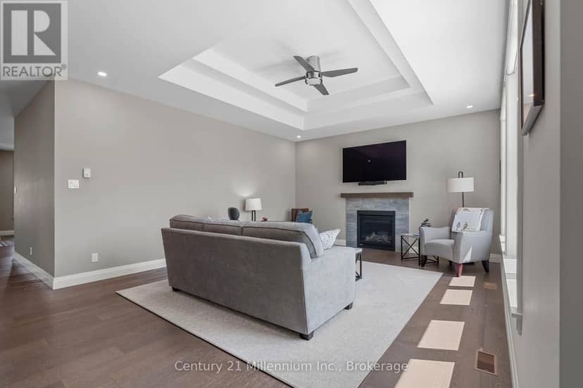 401 Algoma Crescent — photo 13 of 40