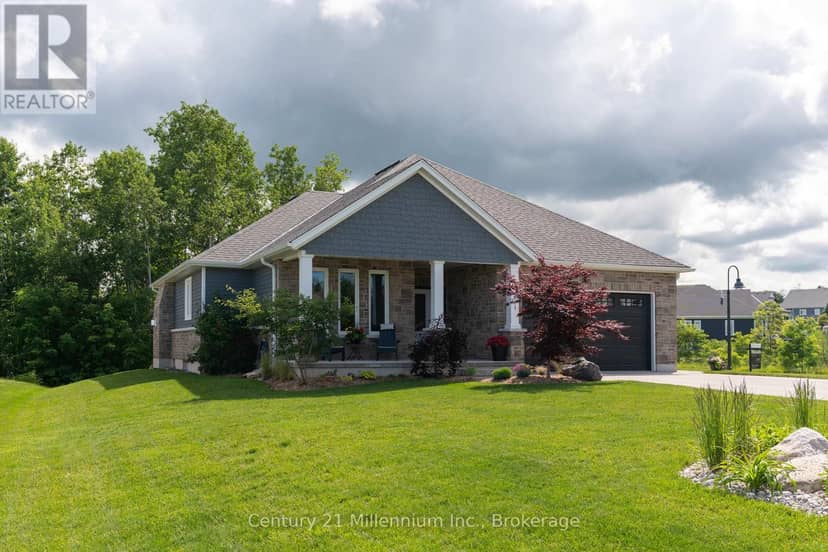 401 Algoma Crescent — photo 2 of 40