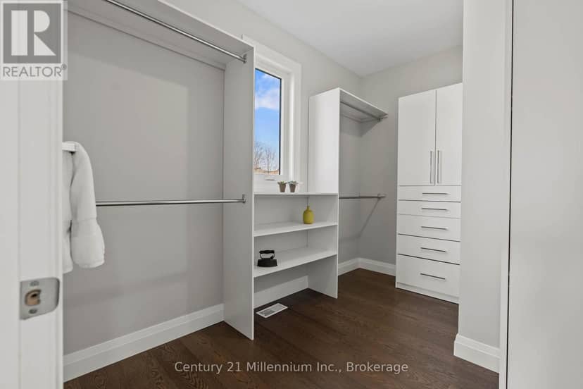 401 Algoma Crescent — photo 31 of 40