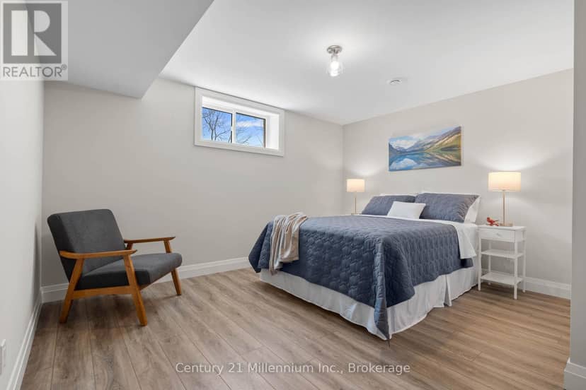 401 Algoma Crescent — photo 38 of 40