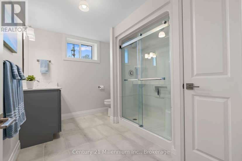 401 Algoma Crescent — photo 39 of 40