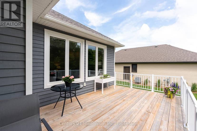 401 Algoma Crescent — photo 40 of 40
