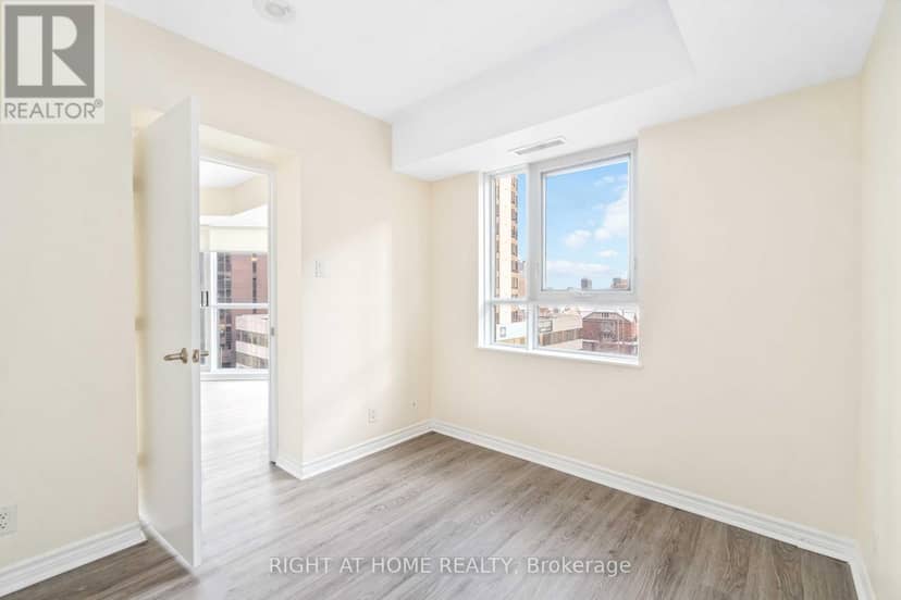 701 - 445 Laurier Avenue W — photo 23 of 25