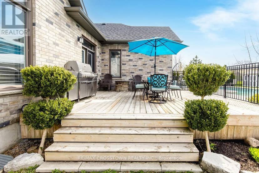 25 Mennill Drive — photo 12 of 40