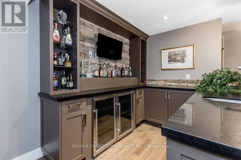 25 Mennill Drive — photo 32 of 40