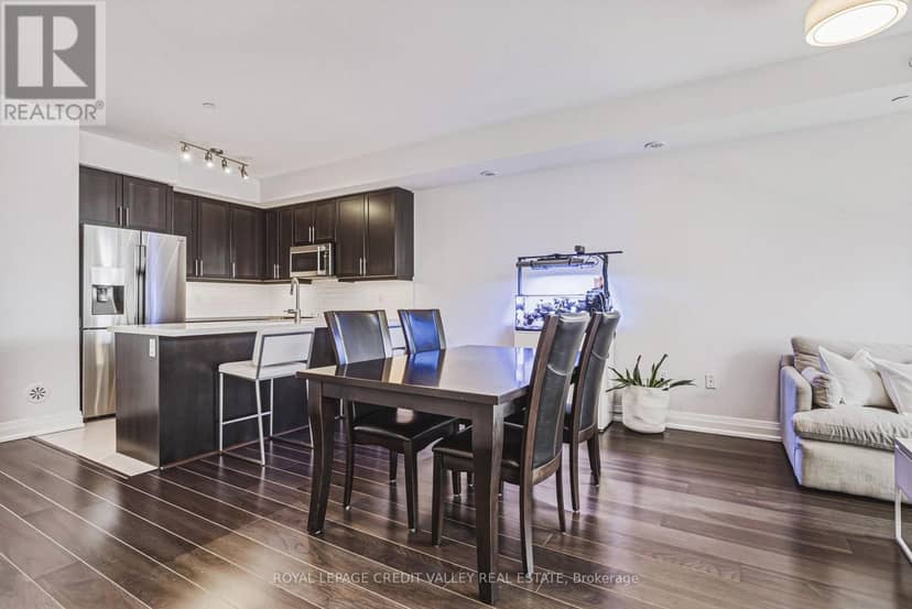 505 - 10 Drummond Street — photo 13 of 35