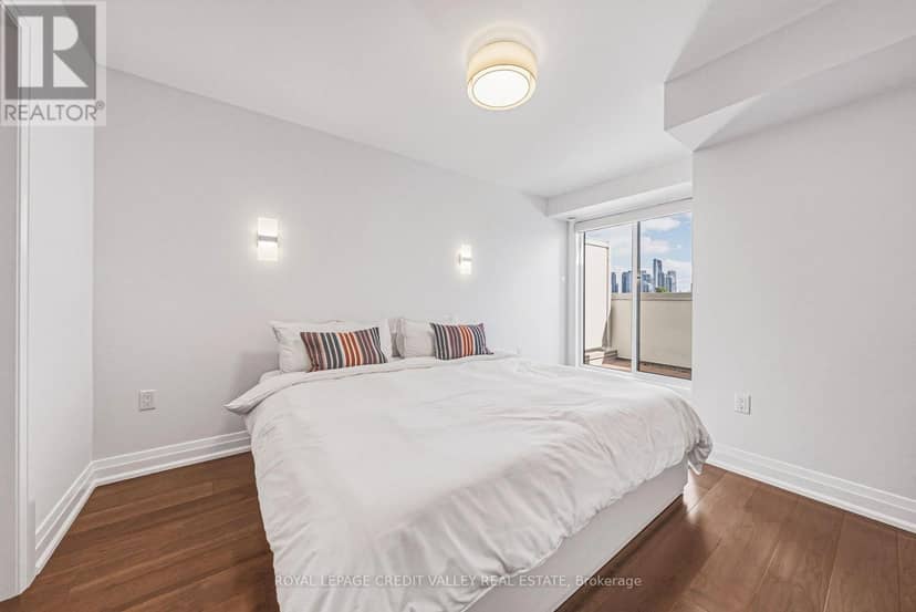 505 - 10 Drummond Street — photo 18 of 35