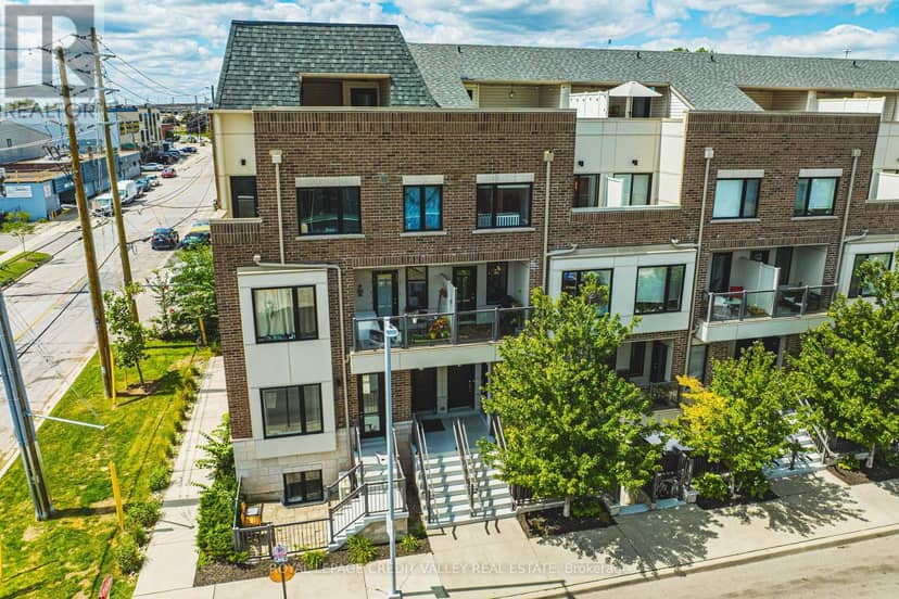 505 - 10 Drummond Street — photo 3 of 35