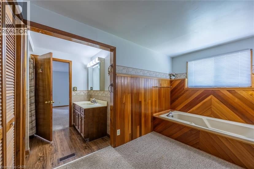 1032 MAIN Street — photo 17 of 28