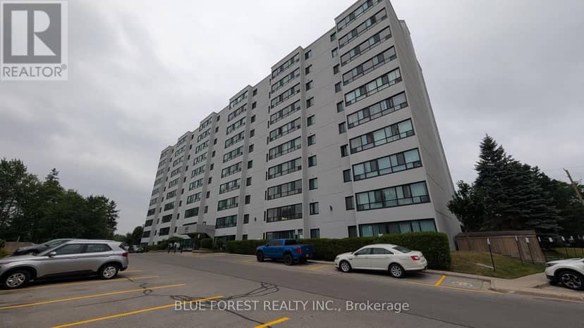 212 - 600 Grenfell Drive, London North